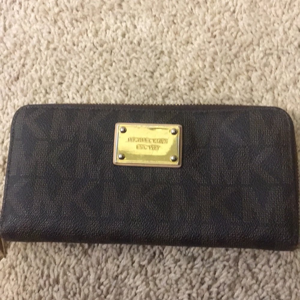 Michael kors wallet